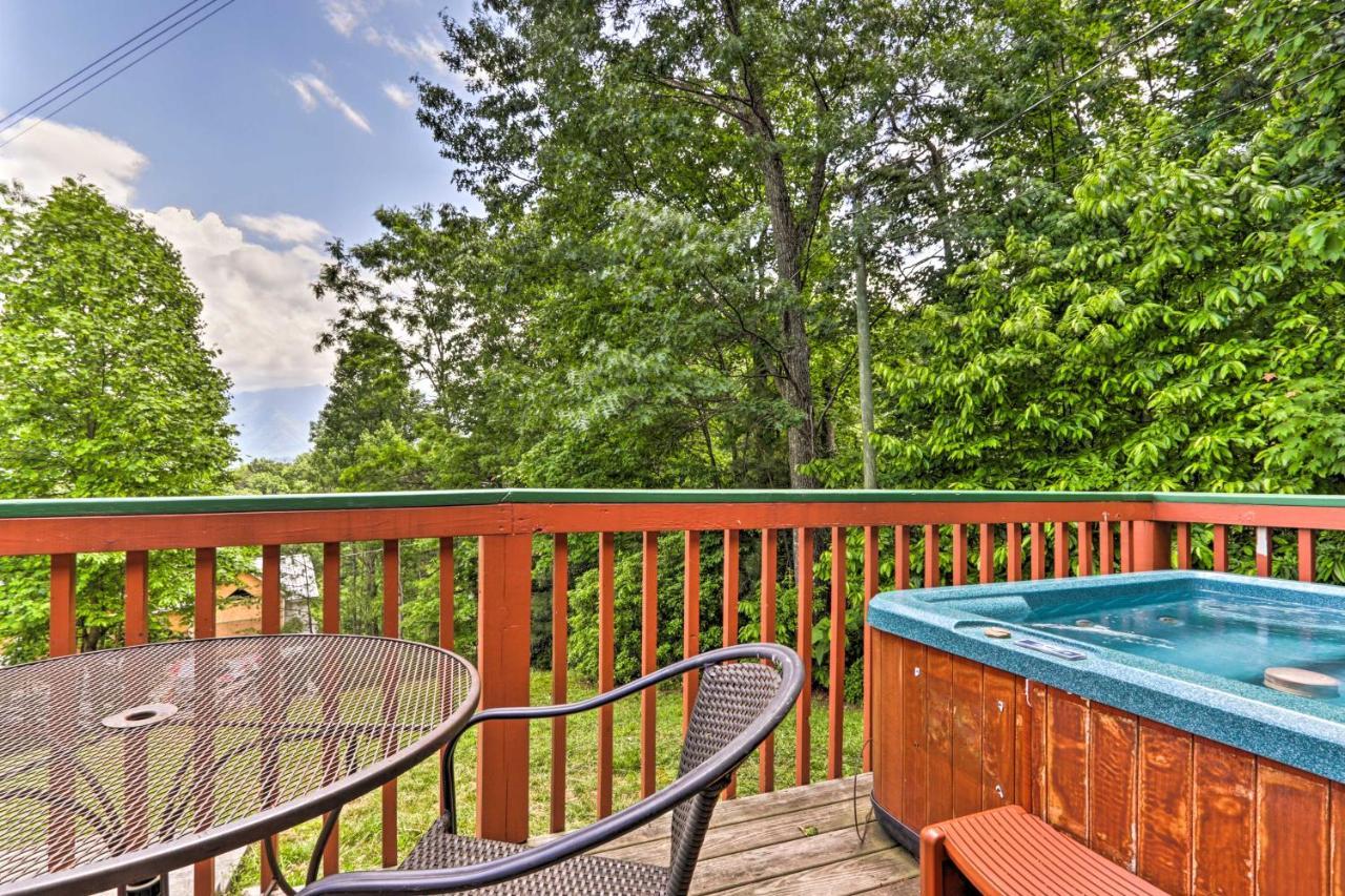 Gatlinburg Chalet Hot Tub, Sauna And Mountain View Eksteriør bilde