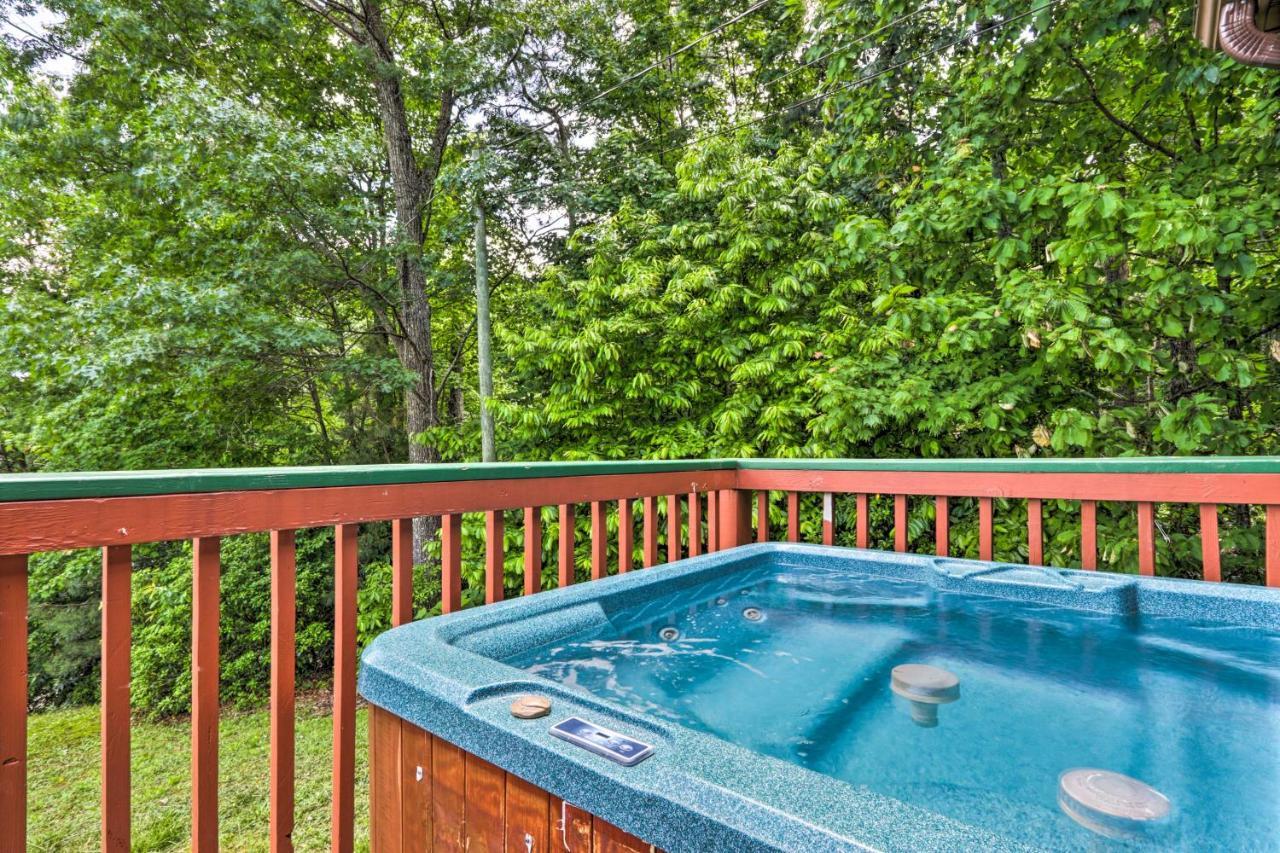 Gatlinburg Chalet Hot Tub, Sauna And Mountain View Eksteriør bilde