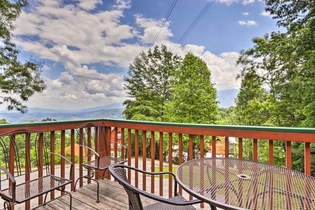 Gatlinburg Chalet Hot Tub, Sauna And Mountain View Eksteriør bilde